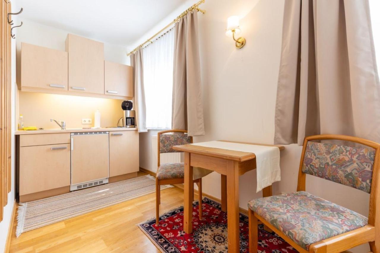 Appartement Haus Zu Den Zwei Eichen à Perchtoldsdorf Extérieur photo