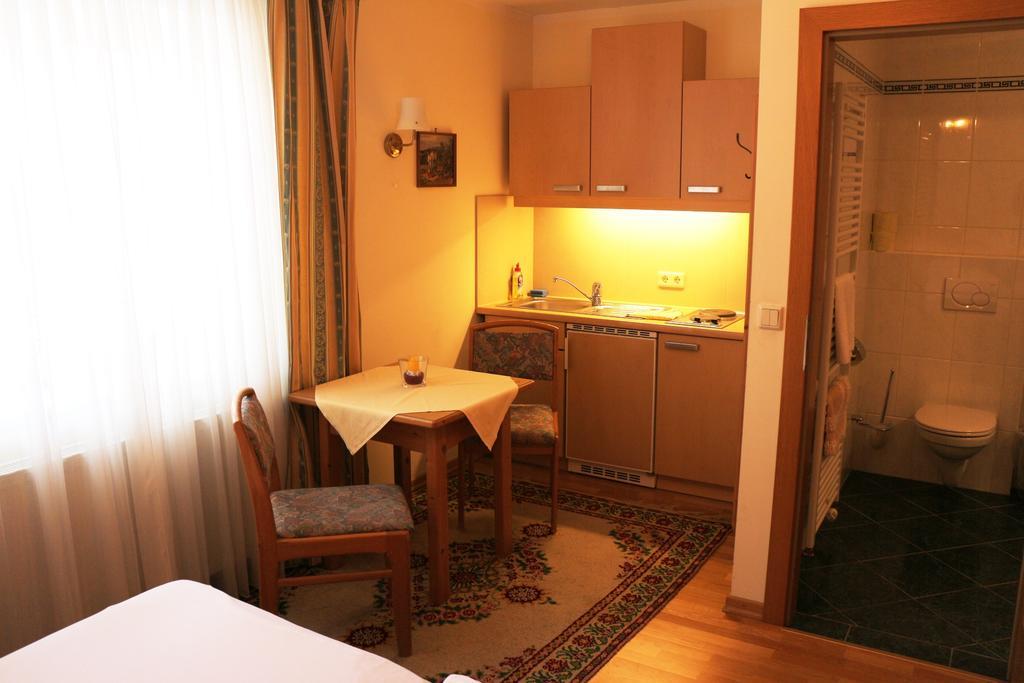 Appartement Haus Zu Den Zwei Eichen à Perchtoldsdorf Chambre photo